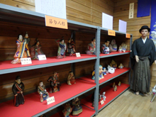 土人形・着物の展示スペースの写真