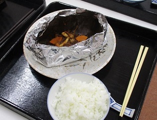 写真：にんじんの朴葉味噌焼き
