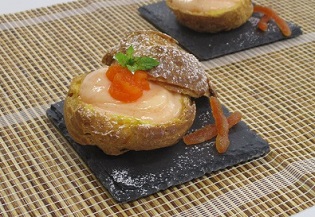 写真：人参シュークリーム