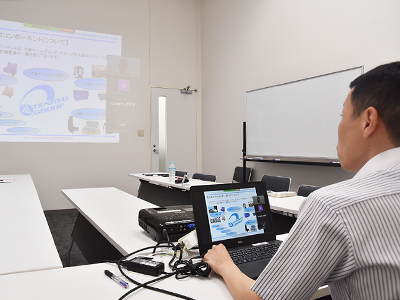 オンラインで合同企業説明会を開催している様子