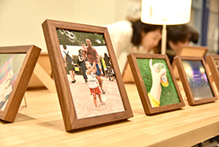 「OUR FAVORITE PHOTOTHINGS」の写真展のようす2