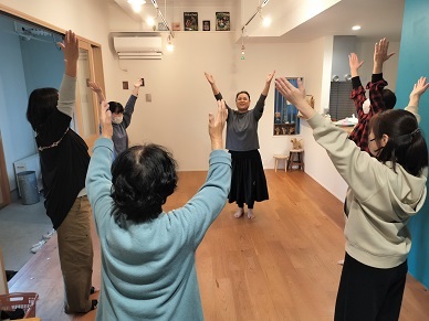 フラダンス体験のようす