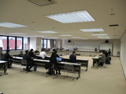 第10回各務原市新総合体育館建設基本構想・基本計画策定委員会の様子