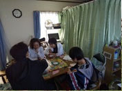 作業をするようす