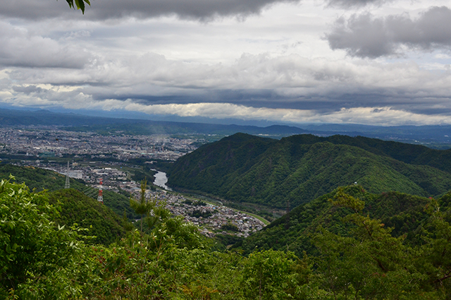 自然体験塾 新緑の「明王山」トレッキングの写真