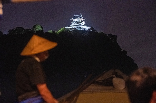 「親子で観覧木曽川夜鵜飼」の写真