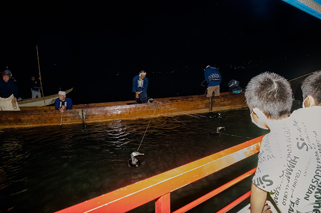 「親子で観覧木曽川夜鵜飼」の写真