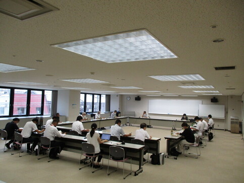 第14回各務原市新総合体育館建設基本構想・基本計画策定委員会の様子