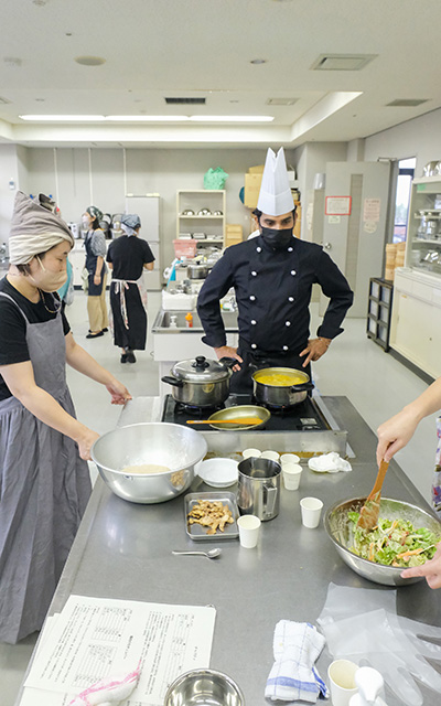 国際料理講座「スパイスカレーにチャレンジ」の写真