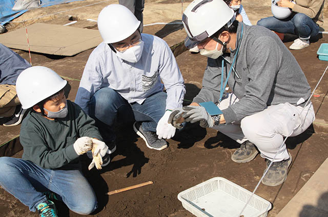 古代の遺跡を発掘しよう！の写真