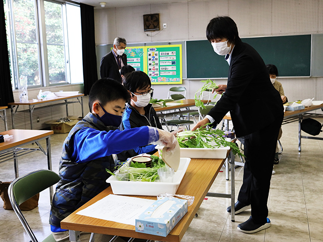 各務野科学ラボ第5回「植物にふくまれる色素の不思議」の画像