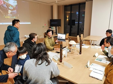 交流をする参加者のようす