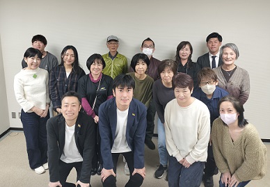 参加者たちの集合写真