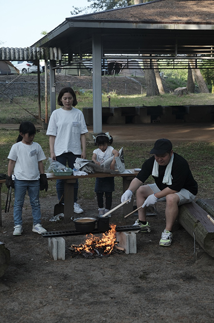 「家族で楽しもう！初めての春キャンプ」の写真