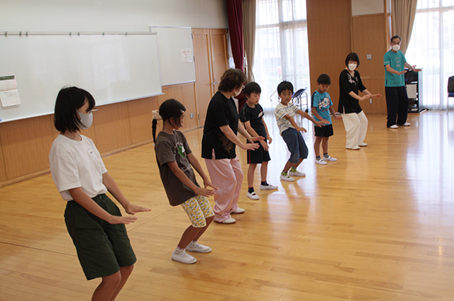 夏休み子ども講座「ゆっくりに見える太極拳にチャレンジ！」の写真