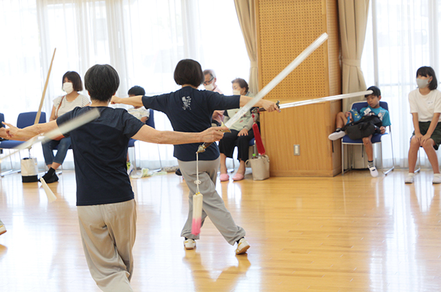 夏休み子ども講座「ゆっくりに見える太極拳にチャレンジ！」の写真