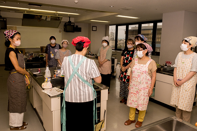 国際交流料理講座「本場のベトナム家庭料理に挑戦！」の写真