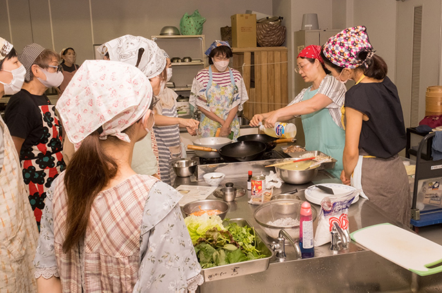 国際交流料理講座「本場のベトナム家庭料理に挑戦！」の写真