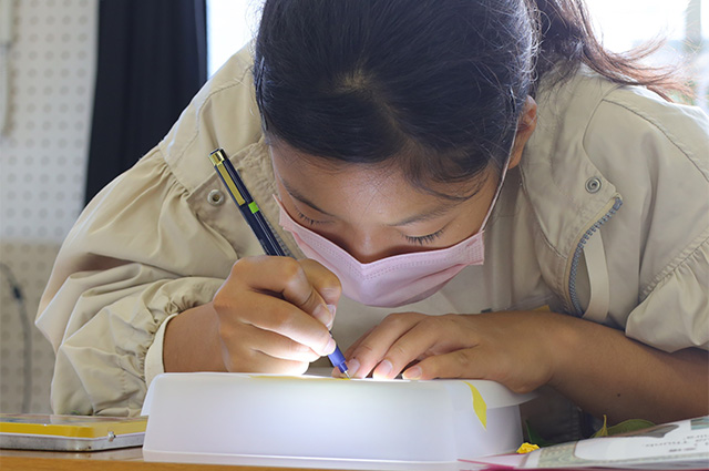 各務野科学ラボ「科学的な植物画を書いてみよう」の写真