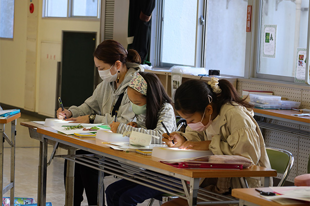 各務野科学ラボ「科学的な植物画を書いてみよう」の写真