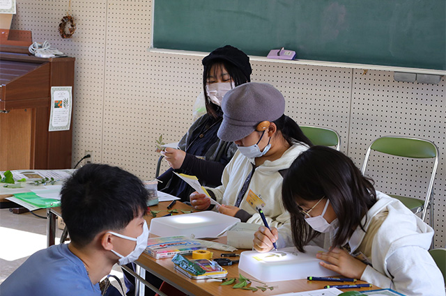 各務野科学ラボ「科学的な植物画を書いてみよう」の写真