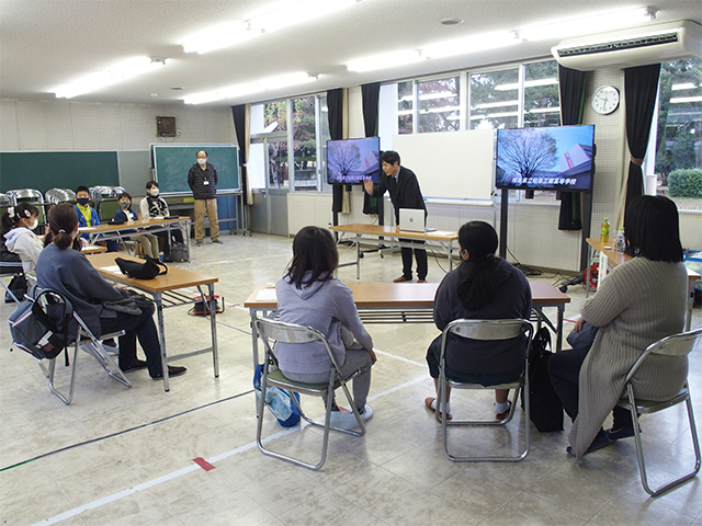 各務野科学ラボ「手作り飛行機を飛ばそう！」の写真