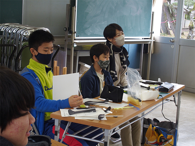 各務野科学ラボ「手作り飛行機を飛ばそう！」の写真