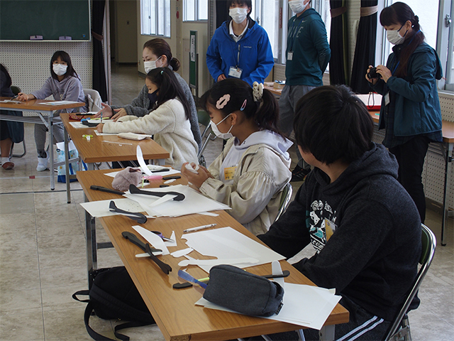 各務野科学ラボ「手作り飛行機を飛ばそう！」の写真