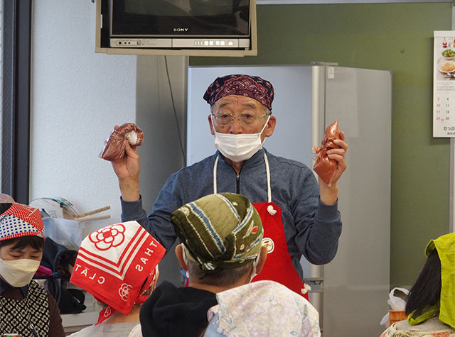 各務原キムチ漬け講習会「きざみ白菜キムチの漬け方」の写真