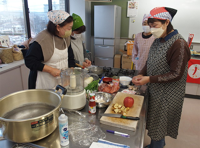 各務原キムチ漬け講習会「きざみ白菜キムチの漬け方」の写真