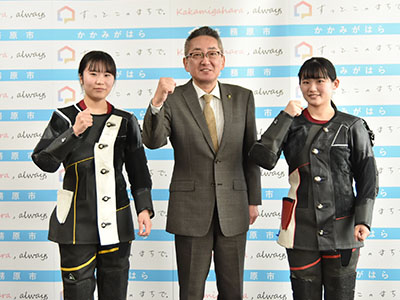 浅野市長と田邉さんと岡田さんの写真