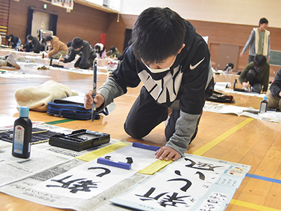 書き初めの様子