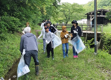 清掃活動の様子