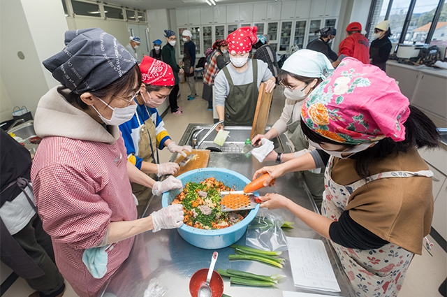 各務原キムチ漬け講習会「カクテキキムチの漬け方」の写真