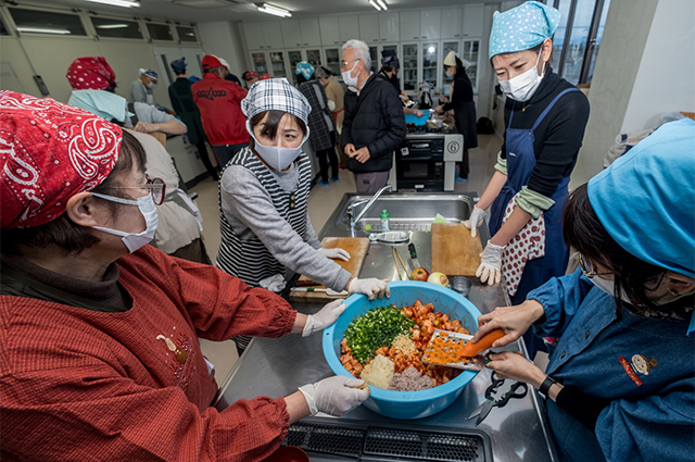 各務原キムチ漬け講習会「カクテキキムチの漬け方」の写真