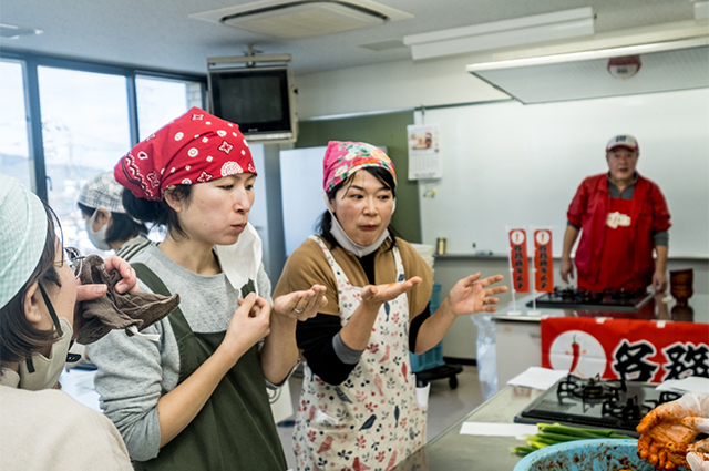 各務原キムチ漬け講習会「カクテキキムチの漬け方」の写真