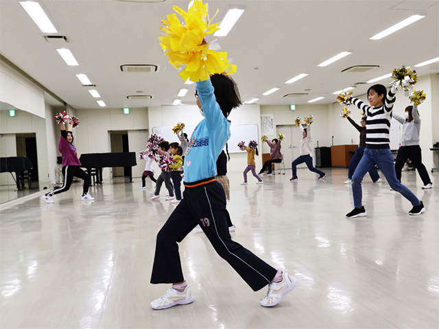 寒さなんか吹き飛ばそう！チアダンスで楽しむ90分の写真