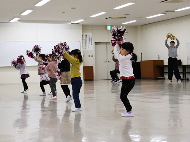 寒さなんか吹き飛ばそう！チアダンスで楽しむ90分の写真