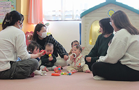 さくら子ども館でのあかちゃんあつまれの写真