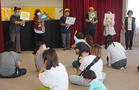 あさひ子ども館でのばぁばじぃじの写真