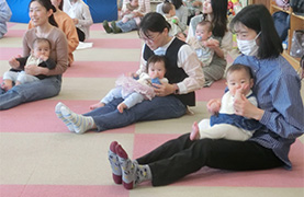 そはら子ども館でのあかちゃんあつまれの写真