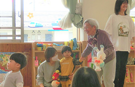 そはら子ども館でのばぁばじぃじの写真