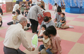 そはら子ども館でのばぁばじぃじの写真