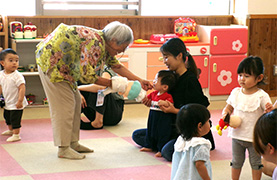 そはら子ども館でのばぁばじぃじの写真