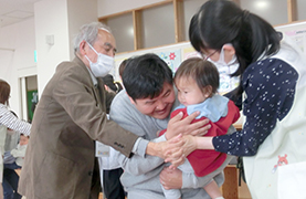 そはら子ども館でのばぁばじぃじの写真