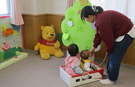 かわしま子ども館でのあかちゃんあつまれの写真