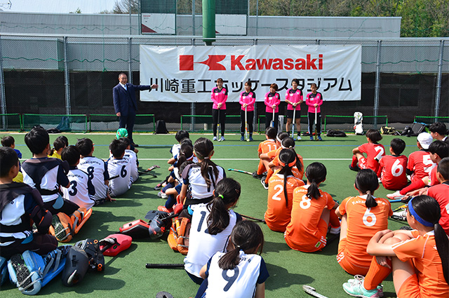 ホッケー女子日本代表との交流会の写真