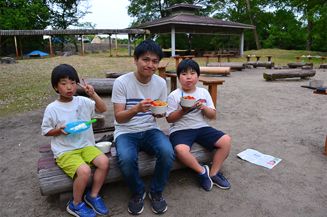 家族で楽しもう！はじめての春キャンプの写真