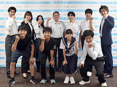 各務原太鼓保存会のメンバーと浅野市長