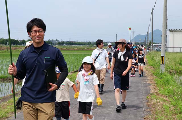 稲作体験「田植え体験」の写真